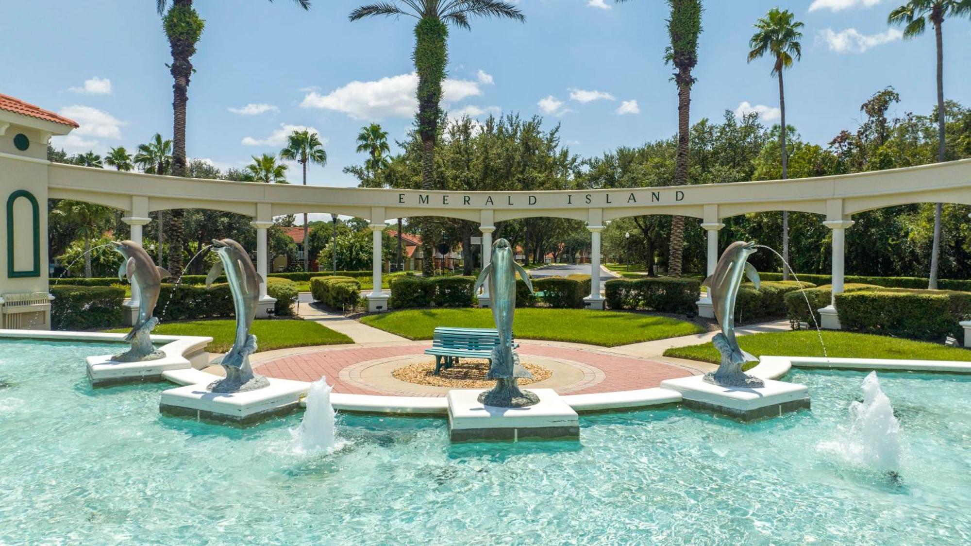 Villa Waterslide 6 Bed Lux Emerald Island