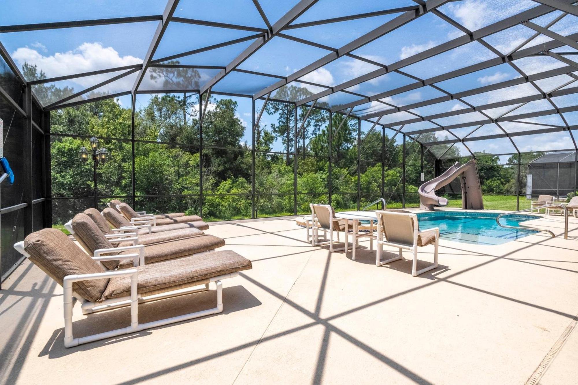 Villa Waterslide 6 Bed Lux Emerald Island