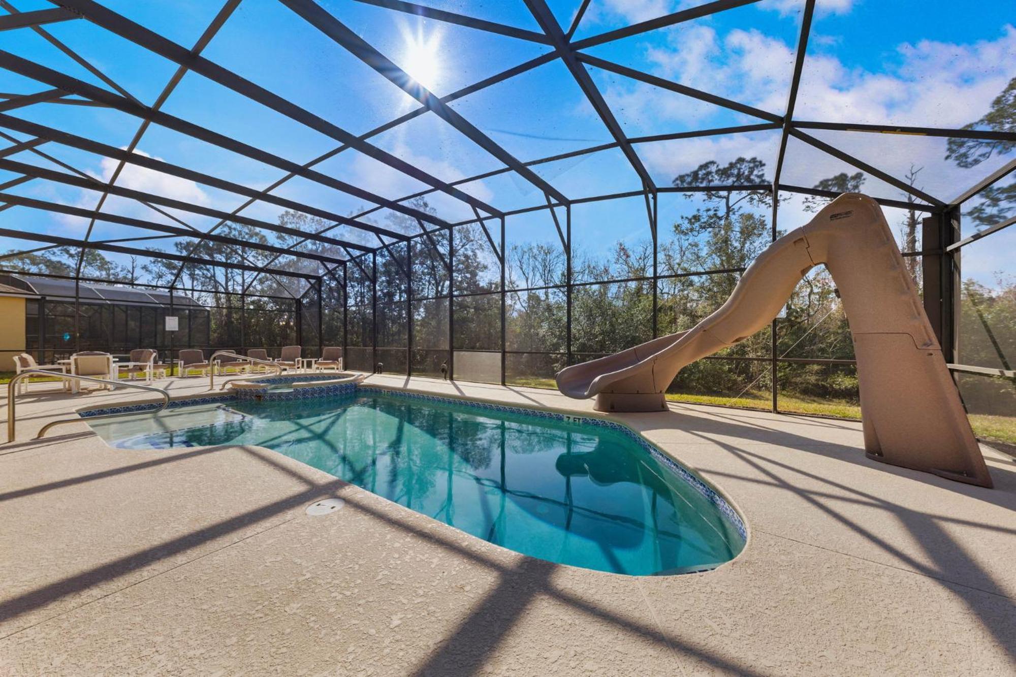 Villa Waterslide 6 Bed Lux Emerald Island *